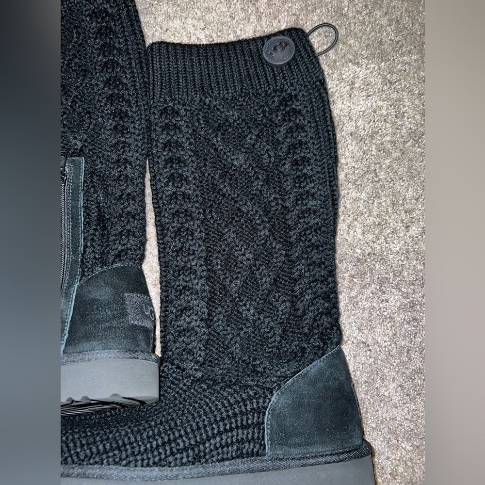 UGG size 9 like new